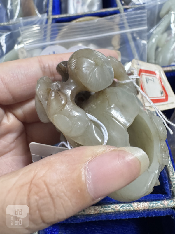 清 玉雕莲荷纹水呈 - 图10